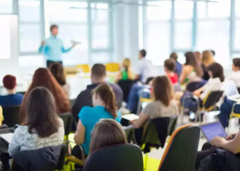 Resmi Gazete’de yayımlandı: Okullarda serbest kıyafet dönemi sona erdi