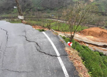 Rize’de Heyelan Felaketi! Önce Yol Çöktü Sonra Elektrikler Kesildi