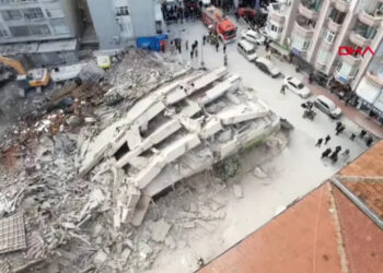 SON DAKİKA | İstanbul’da 5 katlı bina çöktü