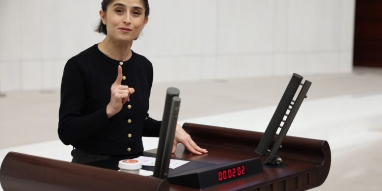 Savunulmayı DEM Parti’den torpili AKP’den istedi