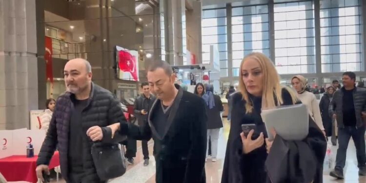 Serdar Ortaç’ın yargılanmasına başlandı