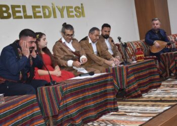 Sêrt’te hikaye ve müzik dinletisi