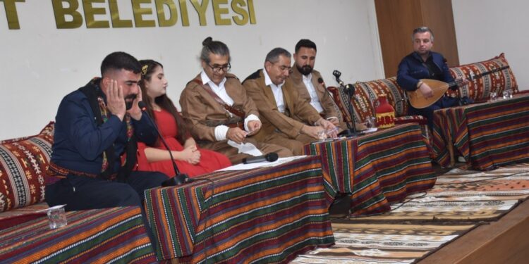 Sêrt’te hikaye ve müzik dinletisi