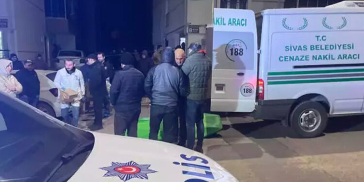 Sivas’ta cinayet: Kardeşini tabancayla öldürüp annesini poşetle boğdu