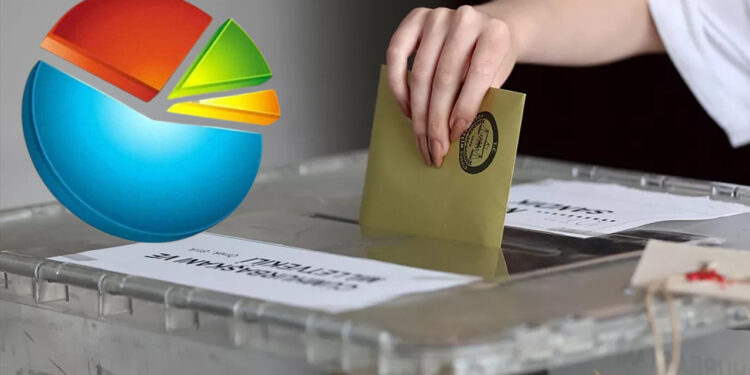 Son Seçim Anketinden Çarpıcı Sonuç: İşte Halkın En Olumlu Baktığı 3 Siyasetçi