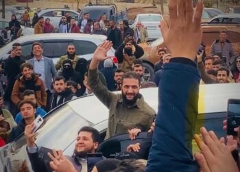 Suriye’de muhalifler Hama’yı kuşattı: Zırhlı araç eğitim üssü ele geçirildi, kent merkezine kilometreler kaldı