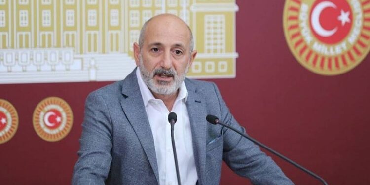 Tek adam düzeni temel hak olan ve ücretsiz olması gereken eğitim ve sağlık sistemini de iflas ettirmiştir!