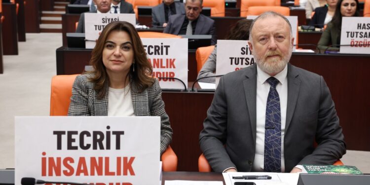 Temelli: Kürtlere rağmen bir politika söz konusu olamaz