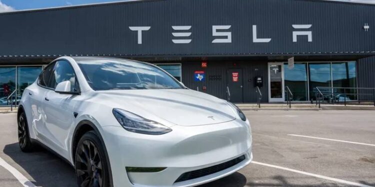 Tesla'nın piyasa değeri tüm otomobil şirketlerini yakaladı