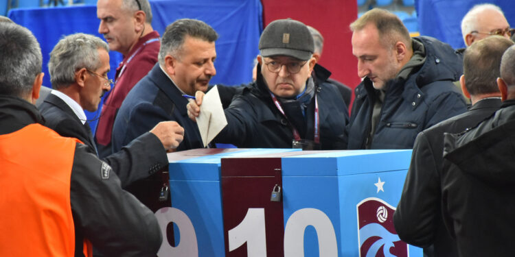 Trabzonspor'da Başkanlık Seçimi: Olağan Genel Kurulda İkinci Gün Başladı