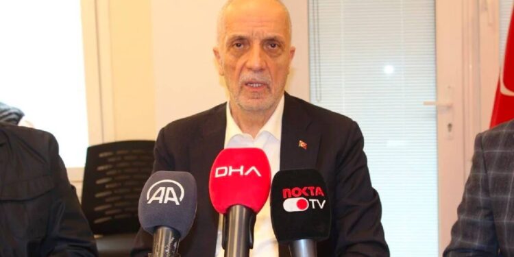 Türk-İş'ten 'asgari ücret' açıklaması: MÜSİAD'ın önerisine tepki gösterildi