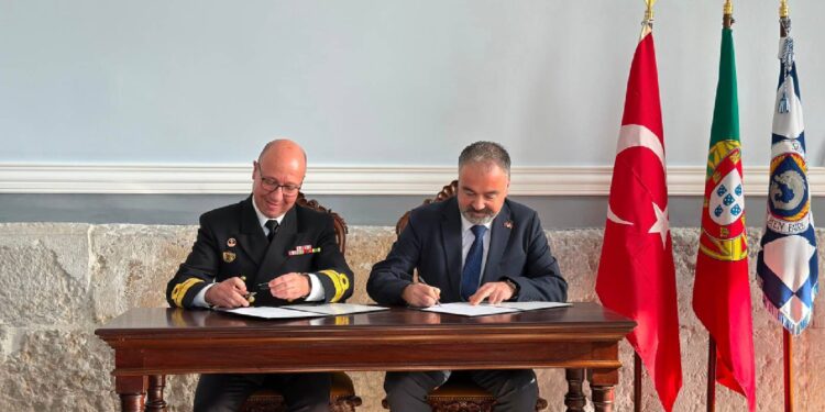 Türkiye, ilk defa bir AB ve NATO üyesi ülkeye askeri gemi ihracat sözleşmesi imzaladı