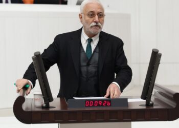 Türkiye saldırılarına tepki: Rojava çölde açan bir güldür soldurmayın | CANLI