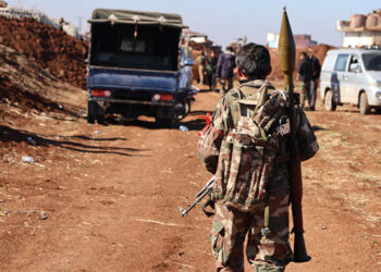 Türkiye’nin desteklediği ÖSO, YPG ile çatıştı: Tel Rıfat ele geçirildi