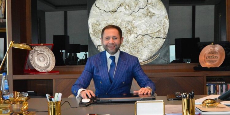 Uçakta olay çıkaran Petlas Yönetim Kurulu Üyesi Özcan, THY'nin kara listesine alındı