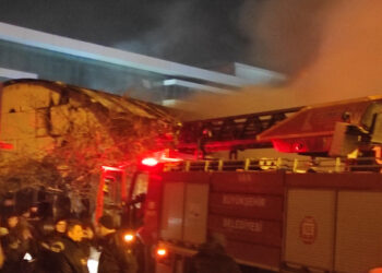 Van'daki Mısır Çarşısı'nda Büyük Yangın, 60 İş Yeri Zarar Gördü