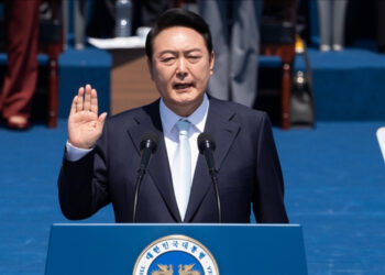 'Vatana İhanetten' Yargılanabilir! Güney Kore Devlet Başkanı Yoon'a Soruşturma Şoku