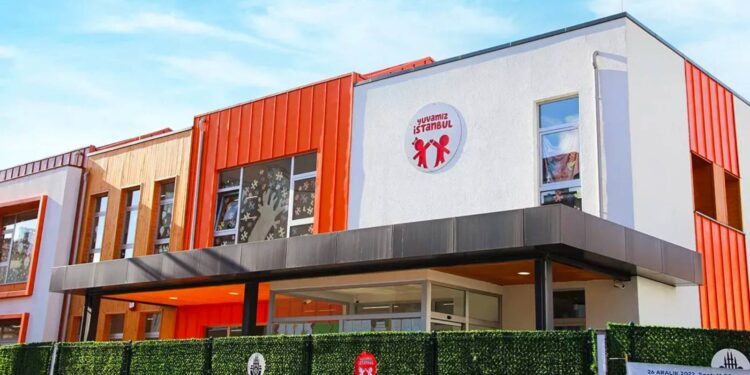 Velilerden, bakanlığın kreş kapatma "tehdidine" tepki!