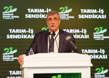 Yandaş sendikadan bürokratlara binlerce liralık hediye saat!