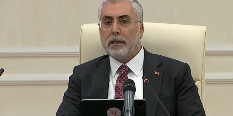 Yeni asgari ücret 22 bin 104 TL olarak açıklandı