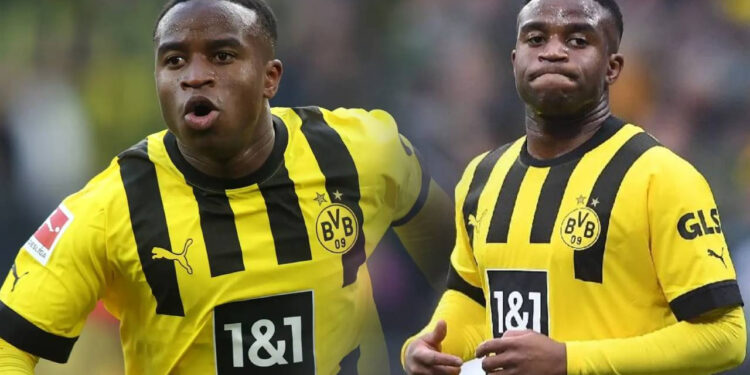 Yıldız Futbolcuyu Babası Yıktı! Hem Ebeveynleri Hem de Yaşı Yanlış Çıktı