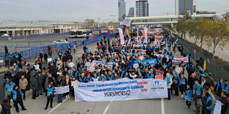 'Yurttaş Sesleniyor, Haklarımızı Alacağız' Mitingi Başladı