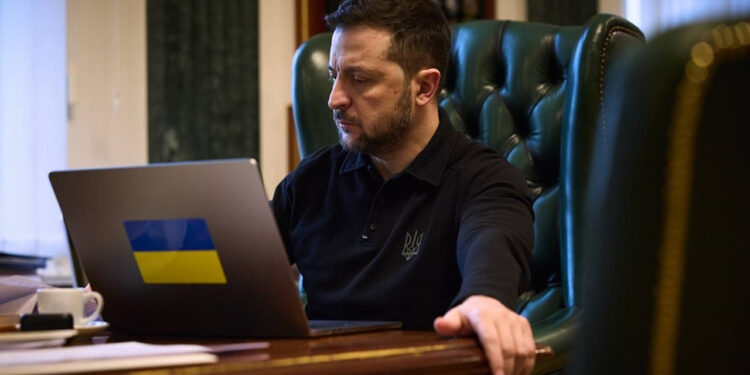 Zelenskiy'den Rusya'ya Uçak Kazası Konusunda 'Net Olma' Çağrısı