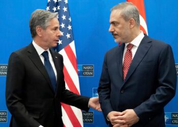 Türkiye ile ABD arasında Suriye diplomasisi: ABD Türkiye’ye IŞİD karşıtı koalisyonun Suriye’de devam etmesi gerektiğini iletti