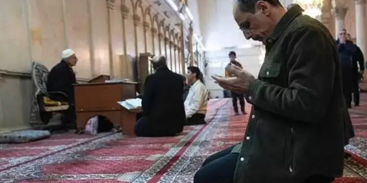 ‘Colani, Kalın içerideyken Emevi Camisi’ne neden girmedi?’