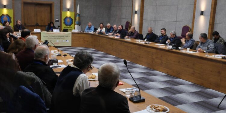 ‘Kürt dili eğitimi ve bugünkü imkanlar ile engeller’ forumu