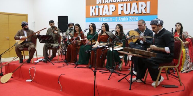 ‘Repertuara Stranbêjiyê’ kitabı tanıtıldı