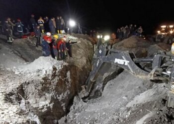 Amasya’da toprak altında kalan iki işçi hayatını kaybetti