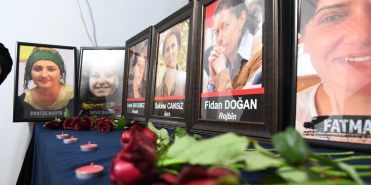 Paris ve Silopiya’da katledilenler anıldı