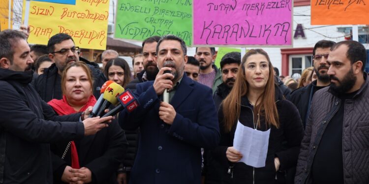 Amed’teki rehabilitasyon merkezleri çifte standarda karşı iş bıraktı