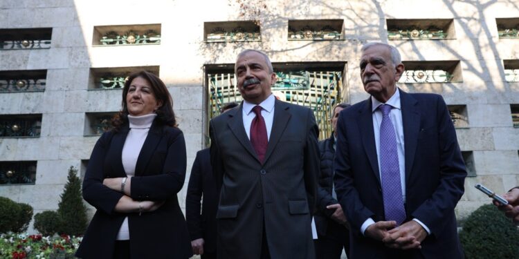 İmralı Heyeti hafta sonu Demirtaş ve Yüksekdağ’ı ziyaret edecek