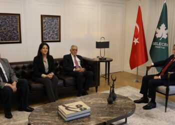 DEM Parti İmralı heyeti ile Davutoğlu görüşmesi başladı