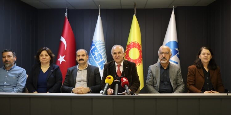 Eğitim Sen: 612 bin 814 çocuk eğitim dışında kaldı