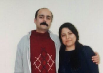 Hastaneye sevk sırasında ırkçı müziklerle darp