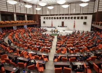 16 vekil hakkındaki 26 fezleke Meclis’te