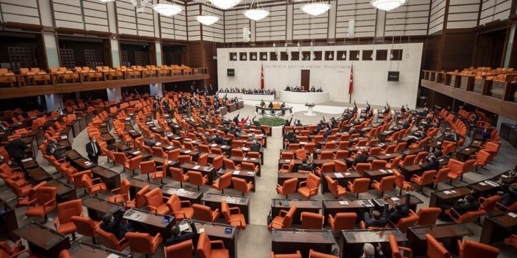 16 vekil hakkındaki 26 fezleke Meclis’te