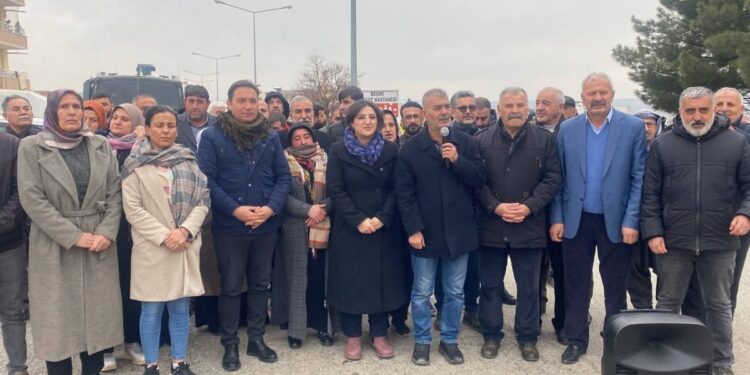 ‘Cezaevlerindeki dayatmalara derhal son verin’