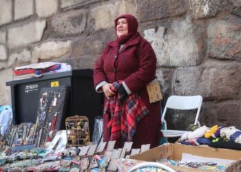 Mesaisi sabah namazıyla başlıyor ama geçinemiyor