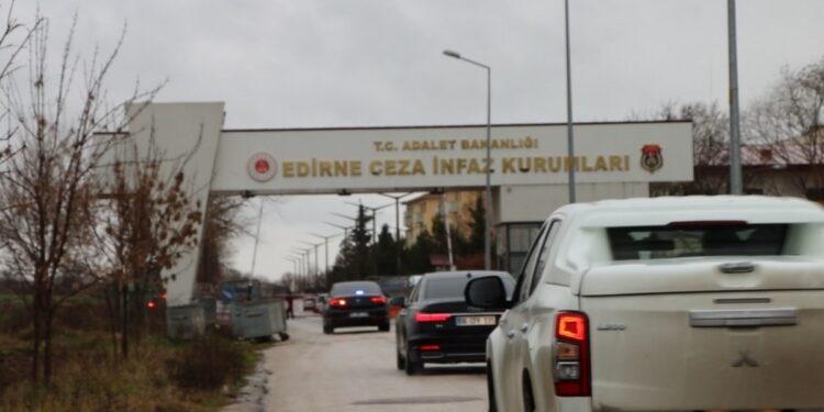 İmralı Heyeti’nin Demirtaş ziyareti başladı