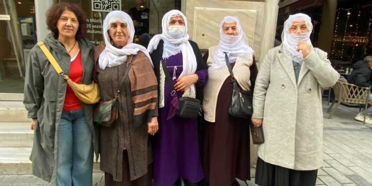 Barış Anneleri’den İstanbul Barosu’na ziyaret