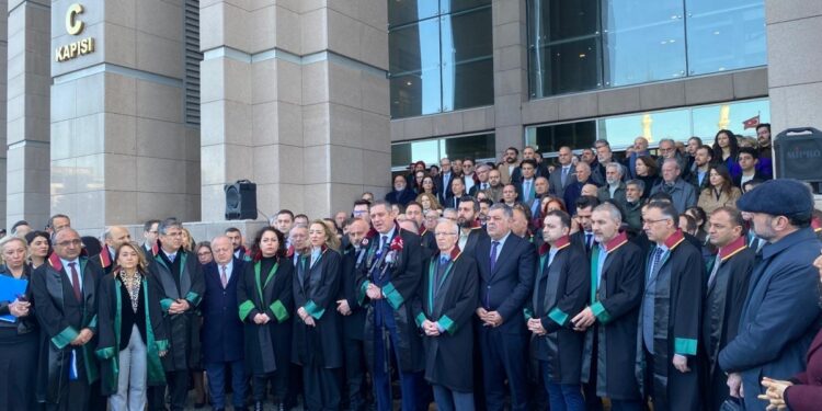 İstanbul Barosu yöneticileri ifade verdi: Soruşturma usule aykırı