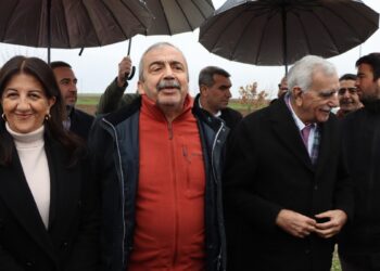 İmralı Heyeti’nin Demirtaş ile görüşmesi sona erdi: Sürece destekleri tam