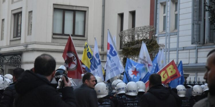 İstanbul’da gözaltına alınanlardan 2 kişiye ev hapsi