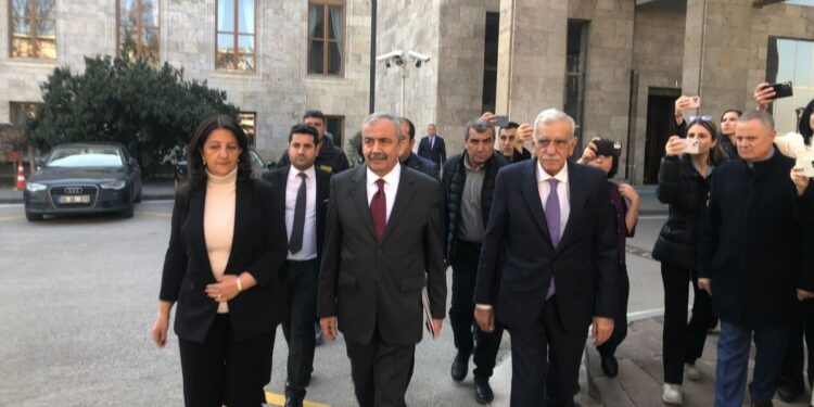 KCK: Kürt sorununun çözümü yüzyılımızın en önemli gelişmesi olacaktır