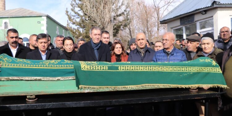 Tuncer Bakırhan’ın babası toprağa verildi