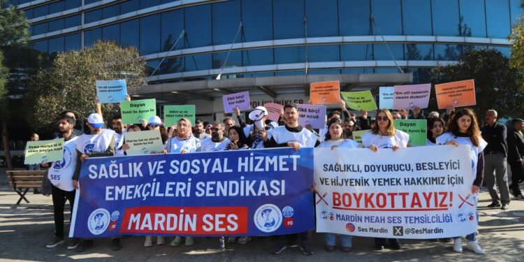 Sağlıkçılardan yemek boykotu